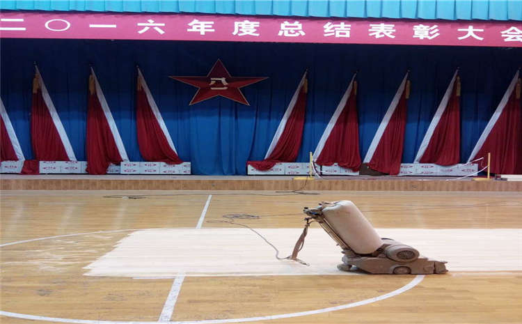 專(zhuān)業(yè)的籃球運動(dòng)地板市場(chǎng)價(jià)格表