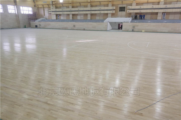 廣東湛江鋼鐵廠(chǎng)籃球館木地板案例