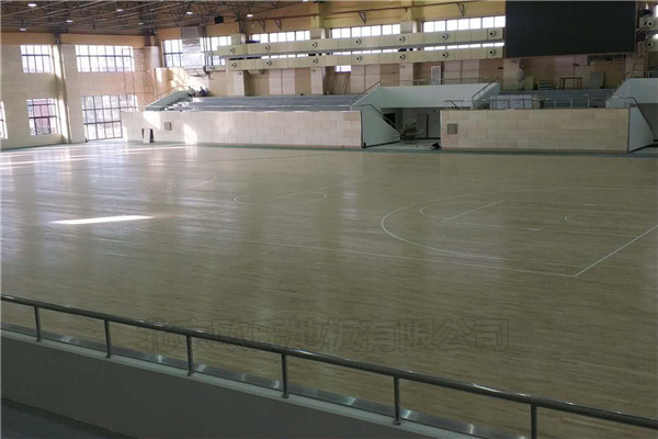 廣東湛江鋼鐵廠(chǎng)籃球館木地板案例